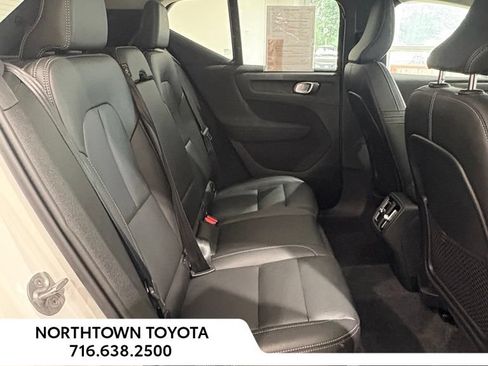 Used 2025 Volvo XC40 B5 Plus w/ Climate Package AWD/4WD image 19