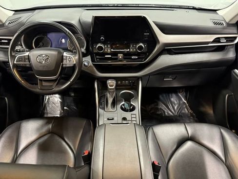 Used 2023 Toyota Highlander XLE image 38
