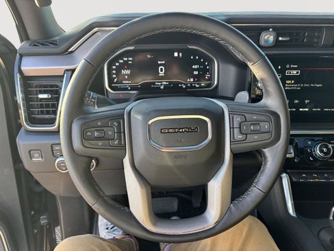 Used 2022 GMC Sierra 1500 Denali image 8