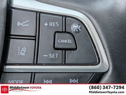 Certified 2024 Toyota Highlander XLE AWD/4WD image 19