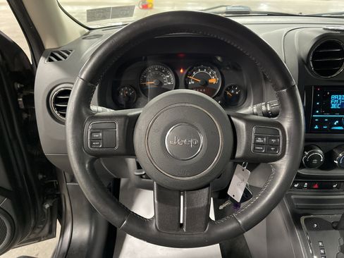 Used 2017 Jeep Patriot Latitude image 16