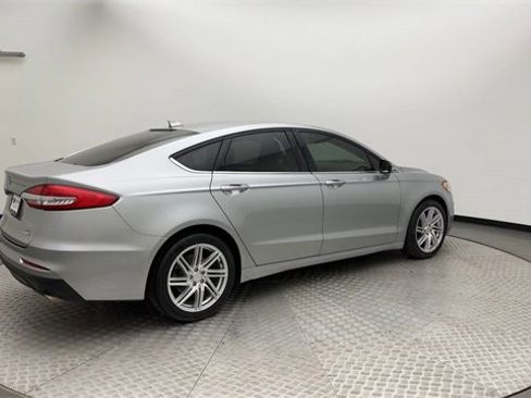 Used 2020 Ford Fusion SEL image 2