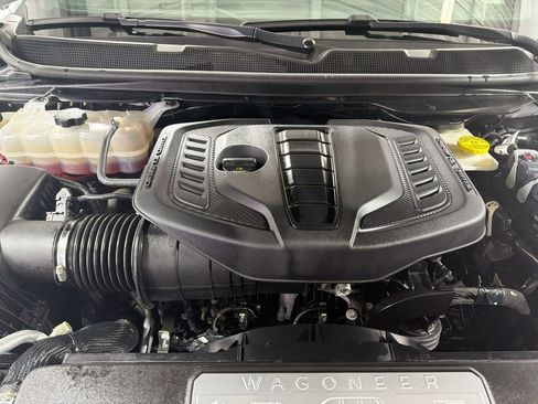 Used 2024 Jeep Wagoneer Series II AWD/4WD image 34