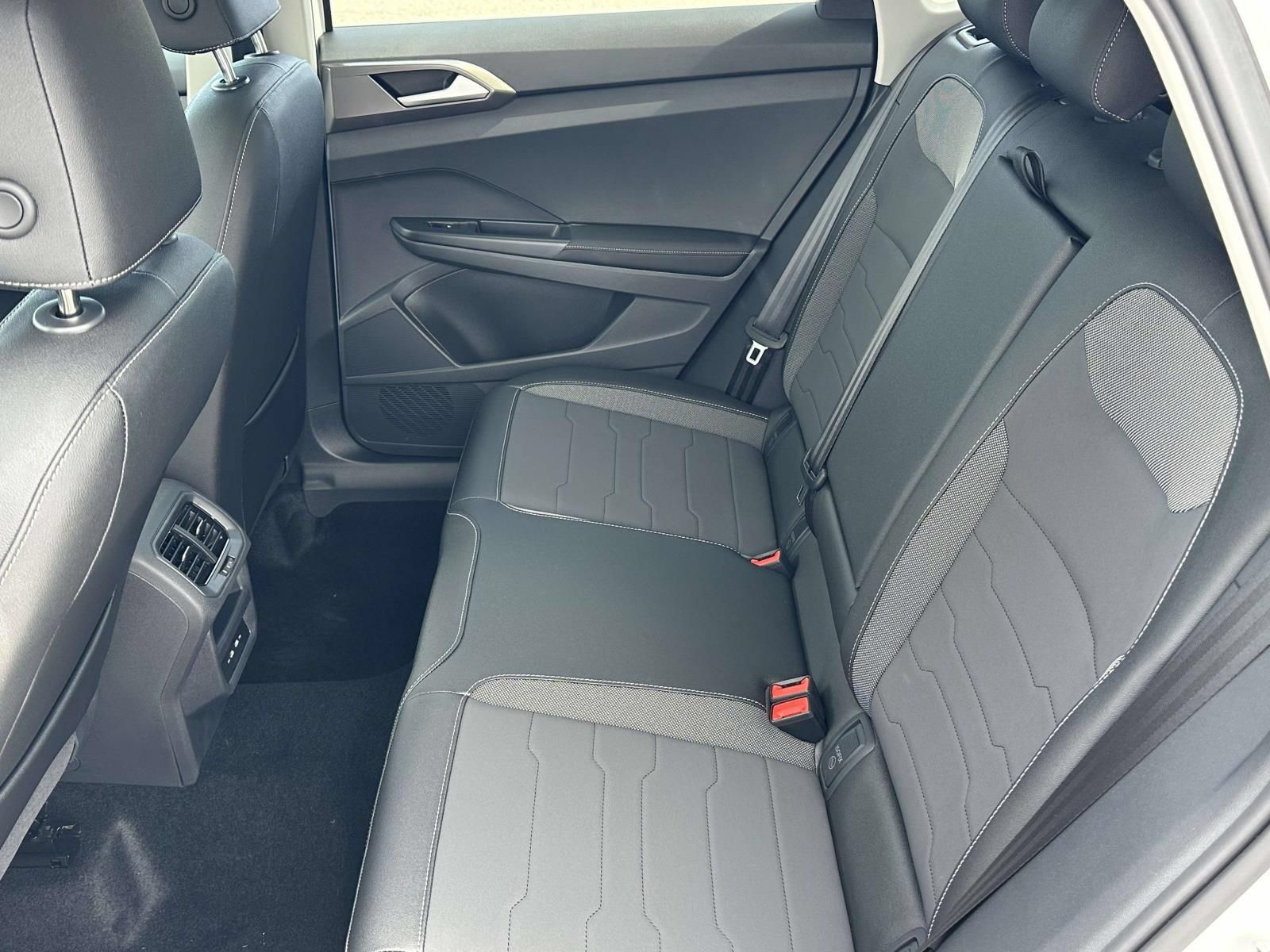 New 2026 Volkswagen Taos SE AWD/4WD image 13