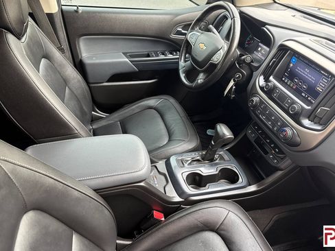Certified 2019 Chevrolet Colorado Z71 w/ Z71 Midnight Edition AWD/4WD image 17