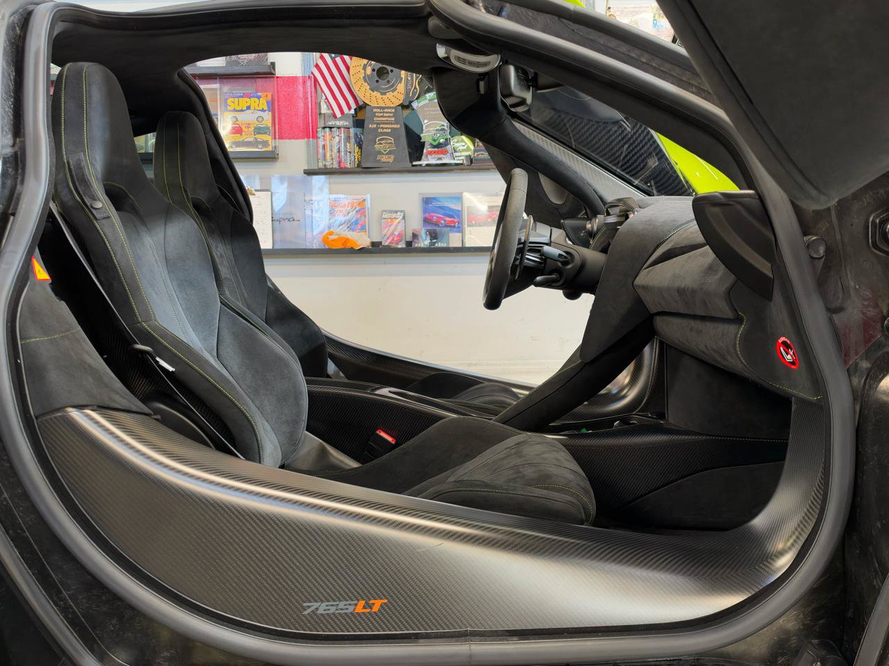 Used 2021 McLaren 765LT RWD image 24