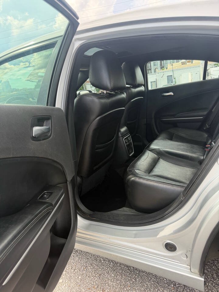 Used 2019 Dodge Charger SXT w/ Leather Interior Group RWD image 12
