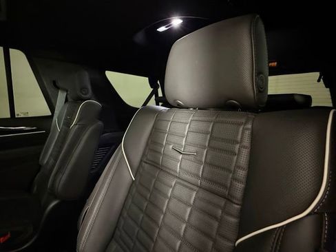 Used 2023 Cadillac Escalade V AWD/4WD image 30