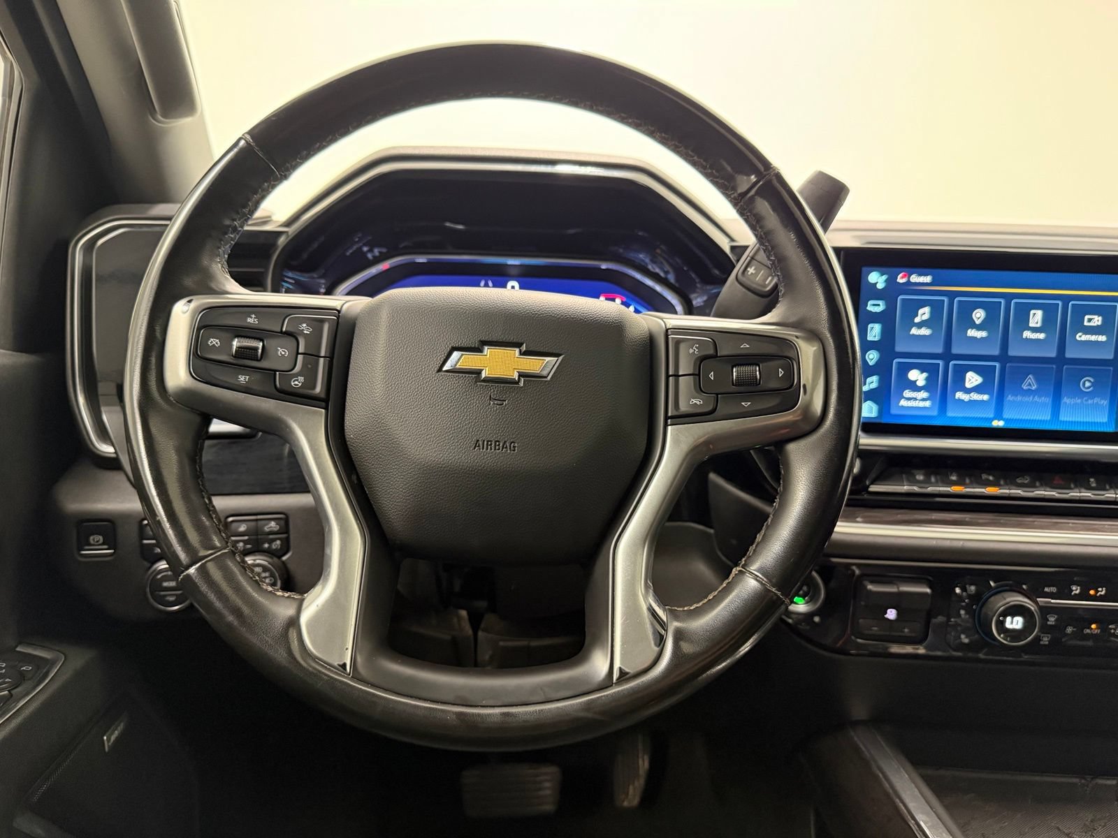 Used 2024 Chevrolet Silverado 2500 LTZ w/ LTZ Convenience Package AWD/4WD image 28
