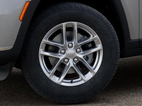 New 2026 Jeep Grand Cherokee L 2WD image 8