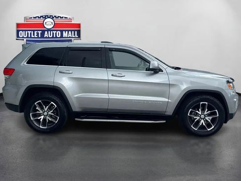 Used 2014 Jeep Grand Cherokee Laredo w/ 18" Wheel & 8.4" Radio Group image 2