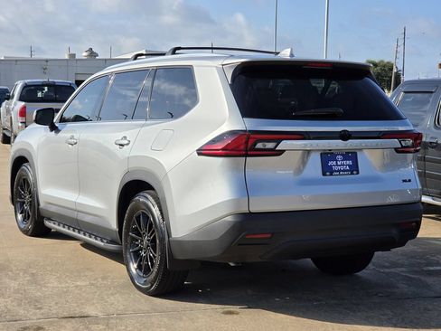 Used 2026 Toyota Grand Highlander FWD image 7