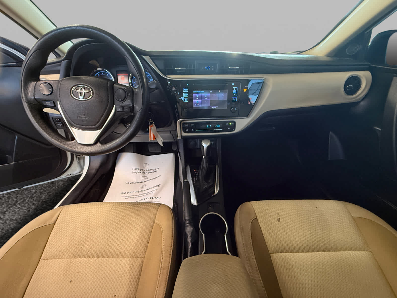 Used 2017 Toyota Corolla LE w/ Carpet Mat Package (TMS) FWD image 21