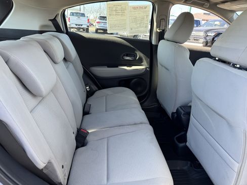 Used 2019 Honda HR-V LX image 32