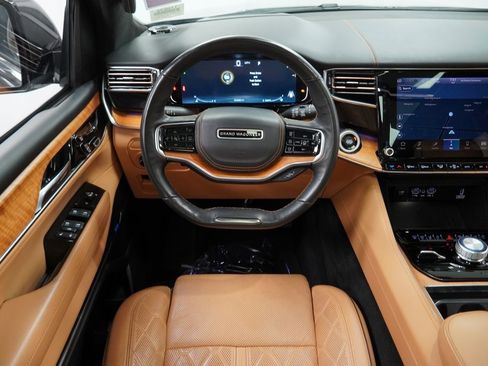 Used 2022 Jeep Grand Wagoneer Series III image 21