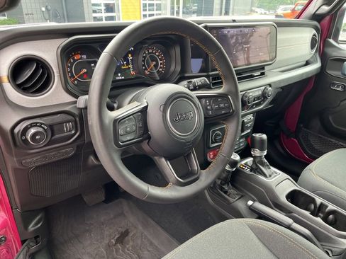 Used 2024 Jeep Wrangler Unlimited Sport AWD/4WD image 3