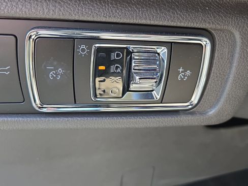 Used 2023 Lincoln Corsair AWD w/ Equipment Group 101A image 21