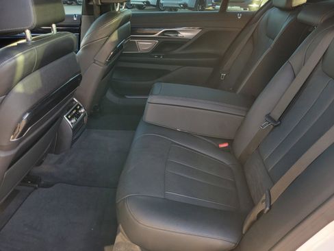 Used 2020 BMW 740i w/ Cold Weather Package image 32