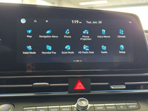 New 2026 Hyundai Elantra Limited FWD image 24