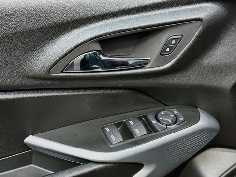 New 2026 Chevrolet Trax LS w/ LS Convenience Package FWD image 21