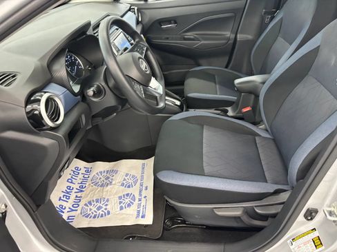 Used 2025 Nissan Versa SV w/ Trunk Package FWD image 38