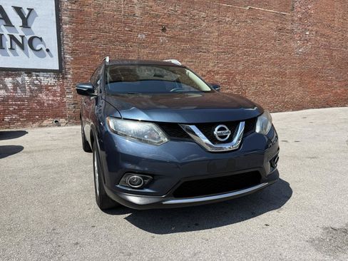 Used 2015 Nissan Rogue SV w/ SV Moonroof Package AWD/4WD image 2