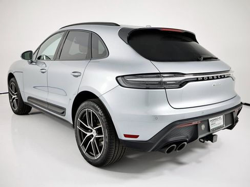 Certified 2025 Porsche Macan AWD/4WD image 3
