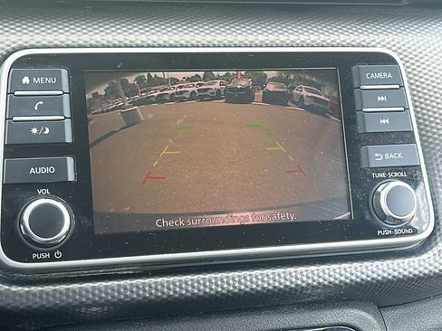 Used 2018 Nissan Kicks SV FWD image 21