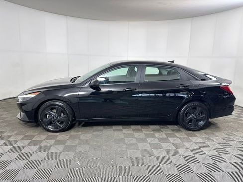 Used 2023 Hyundai Elantra Blue w/ Preferred Accessory Package image 6