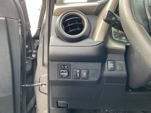 Used 2014 Toyota RAV4 XLE AWD/4WD image 13