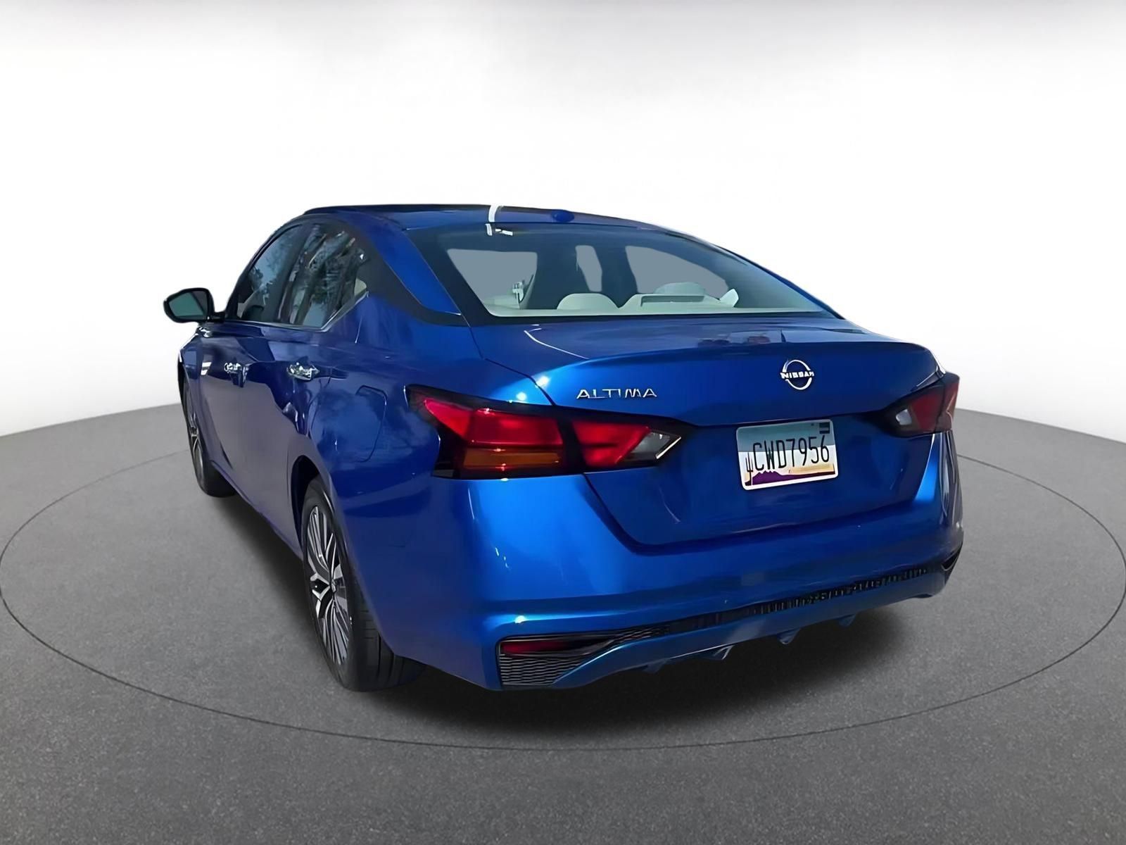 Used 2025 Nissan Altima 2.5 SV FWD image 10