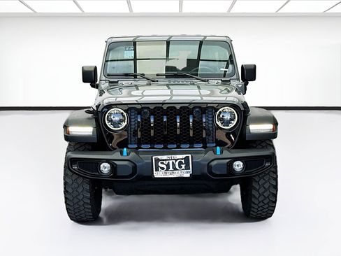 Used 2023 Jeep Wrangler Unlimited w/ Convenience Group AWD/4WD image 2