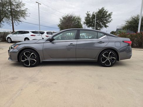 Used 2023 Nissan Altima 2.5 SR image 4