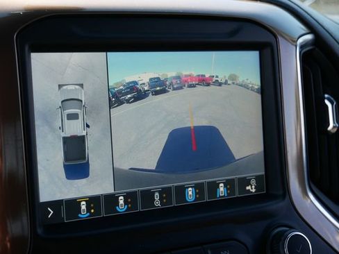 Used 2019 Chevrolet Silverado 1500 High Country w/ Technology Package AWD/4WD image 32