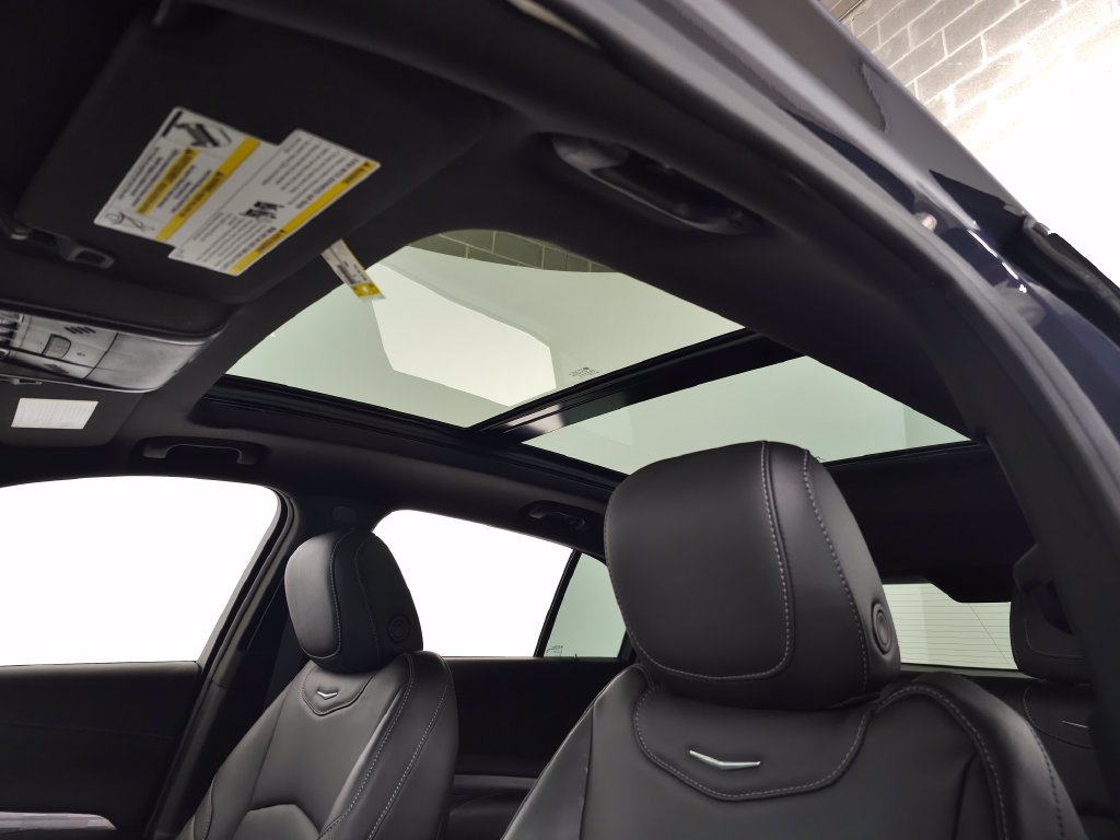 Used 2024 Cadillac XT4 Premium Luxury w/ Technology Package FWD image 16