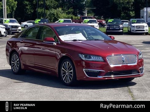 Used 2017 Lincoln MKZ Premiere FWD image 1