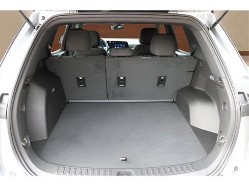 Used 2025 Chevrolet Equinox LT w/ Midnight Edition image 16