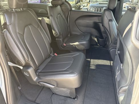 New 2026 Chrysler Voyager LX image 15