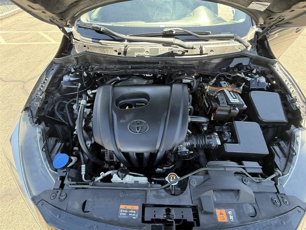 Used 2019 Toyota Yaris L FWD image 15
