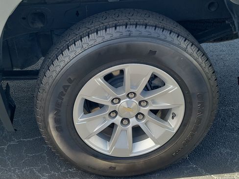 Used 2024 Chevrolet Silverado 1500 LT AWD/4WD image 9