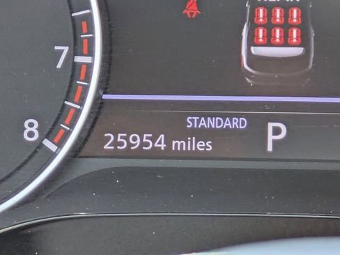 Used 2025 Nissan Pathfinder SV FWD image 34