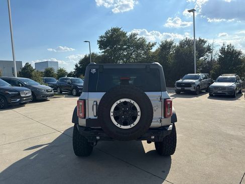 Used 2022 Ford Bronco Outer Banks w/ Sasquatch Package AWD/4WD image 6