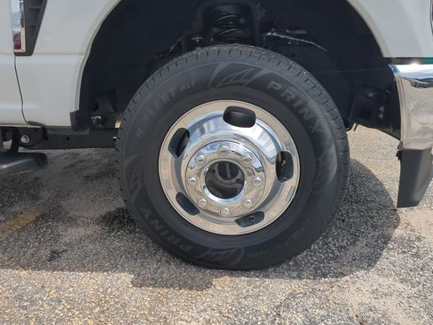 Certified 2025 Ford F350 XL w/ XL Chrome Package AWD/4WD image 9
