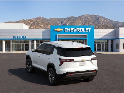 New 2026 Chevrolet Equinox LT FWD image 2