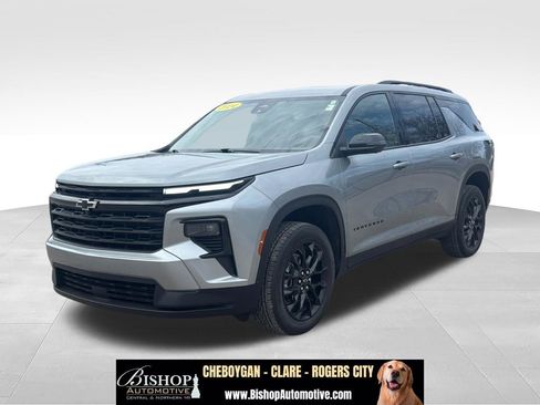 Used 2024 Chevrolet Traverse LT w/ Midnight/Sport Edition FWD image 1
