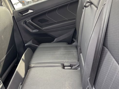 Used 2023 Volkswagen Tiguan SE image 12