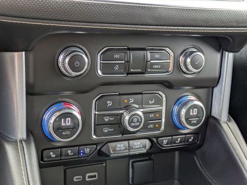 Used 2023 GMC Yukon SLT image 24