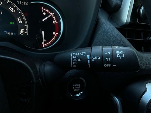 Used 2025 Toyota RAV4 XLE image 37