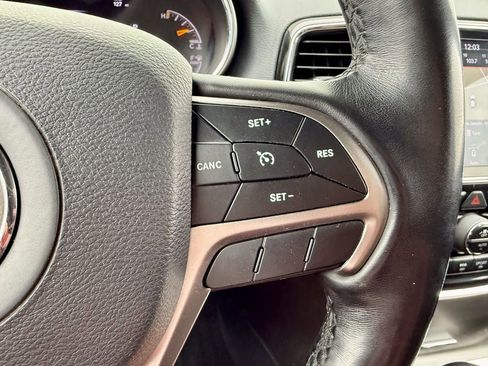 Used 2019 Jeep Grand Cherokee Altitude AWD/4WD image 27