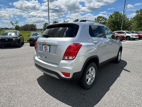 Used 2019 Chevrolet Trax LT w/ LT Convenience Package AWD/4WD image 4